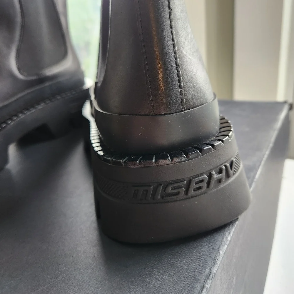 Misbhv Black 'The 2000' Chelsea Boots size 42 BNWB (no lid)